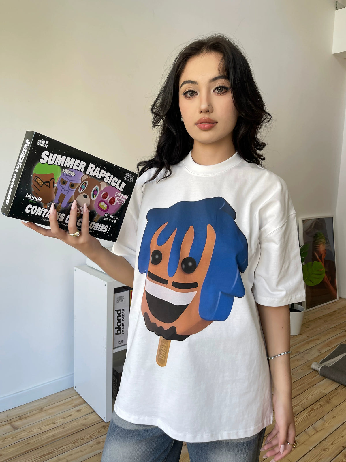 Model wearing the white Juice WRLD Summer Rapsicle T-Shirt